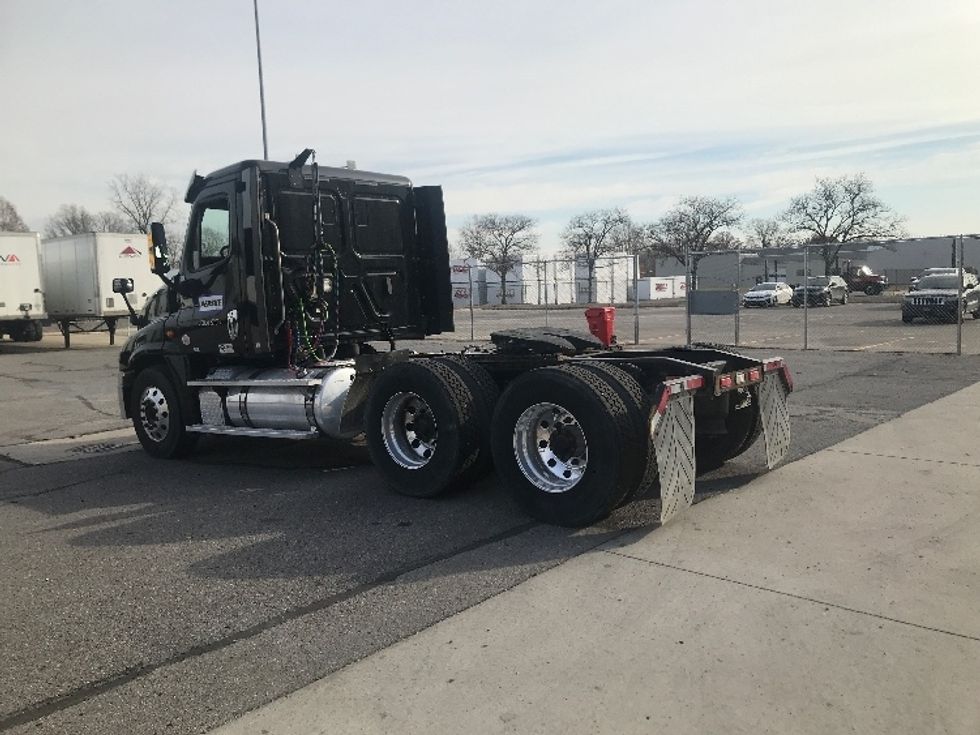 Day Cab Tractor-Heavy Duty Tractors-Freightliner-2019-Cascadia 12564ST-Allen Park-MI-565,631\n\t\tmiles-$ 24,250 - Image 5