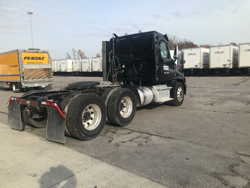 Day Cab Tractor-Heavy Duty Tractors-Freightliner-2019-Cascadia 12564ST-Allen Park-MI-565,631\n\t\tmiles-$ 24,250 - Image 7