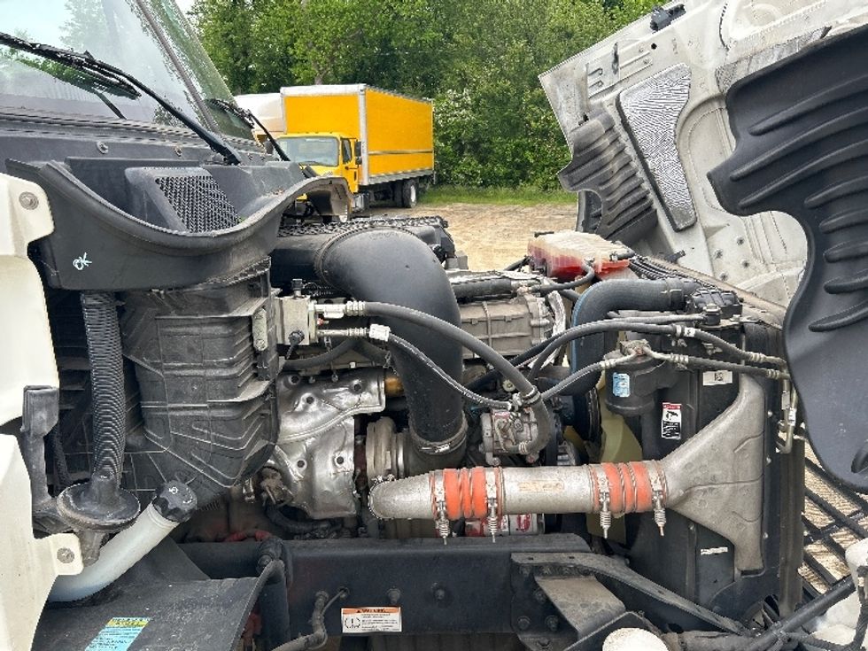 2019 Freightliner Cascadia 125" Sleeper Cab photo 14