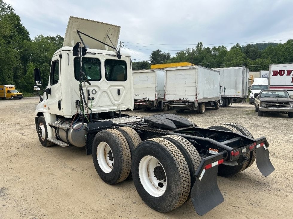 2019 Freightliner Cascadia 125" Sleeper Cab photo 5