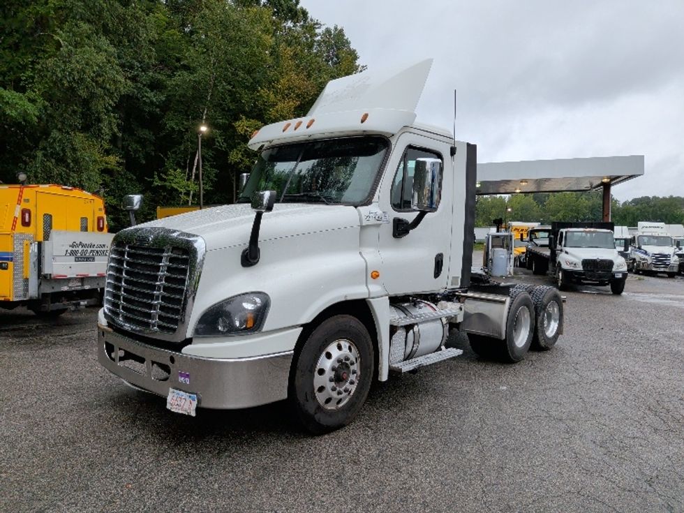 Day Cab Tractor-Heavy Duty Tractors-Freightliner-2019-Cascadia 12564ST-Auburn-MA-307,490\n\t\tmiles-$ 44,500 - Image 3