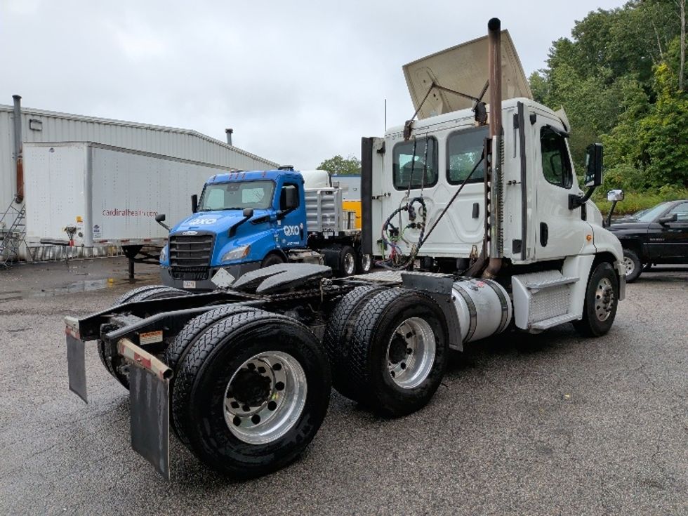 Day Cab Tractor-Heavy Duty Tractors-Freightliner-2019-Cascadia 12564ST-Auburn-MA-307,490\n\t\tmiles-$ 44,500 - Image 7