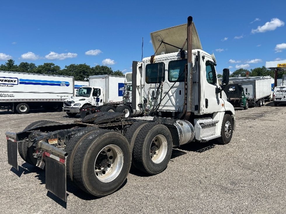 Day Cab Tractor-Heavy Duty Tractors-Freightliner-2019-Cascadia 12564ST-Auburn-MA-421,463\n\t\tmiles-$ 38,500 - Image 7