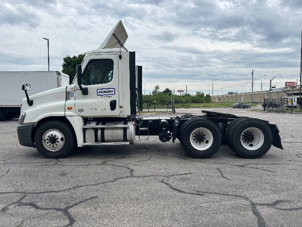 Day Cab Tractor-Heavy Duty Tractors-Freightliner-2019-Cascadia 12564ST-Austin-TX-186,928\n\t\tmiles-$ 57,250 - Image 4