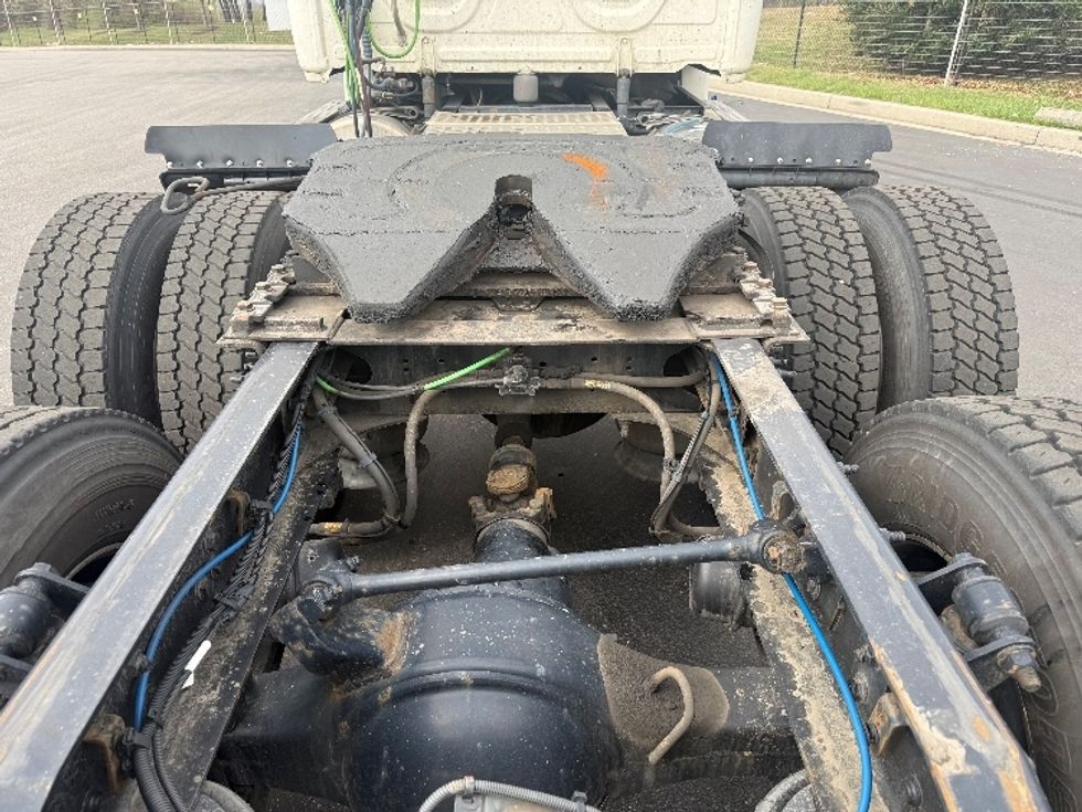 Day Cab Tractor-Heavy Duty Tractors-Freightliner-2019-Cascadia 12564ST-Baltimore-MD-249,810\n\t\tmiles-$ 43,000 - Image 6