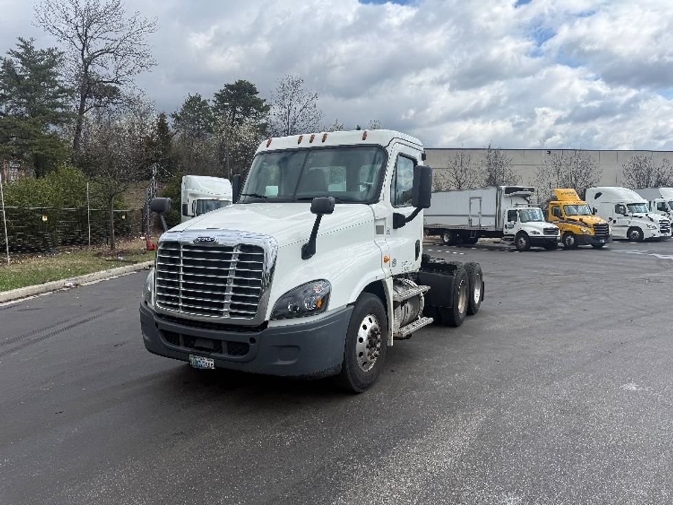 Day Cab Tractor-Heavy Duty Tractors-Freightliner-2019-Cascadia 12564ST-Baltimore-MD-258,198\n\t\tmiles-$ 42,500 - Image 3