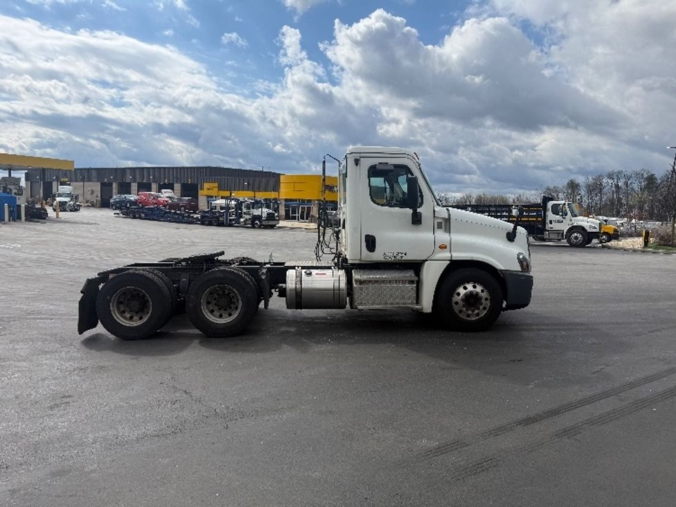 Day Cab Tractor-Heavy Duty Tractors-Freightliner-2019-Cascadia 12564ST-Baltimore-MD-258,198\n\t\tmiles-$ 42,500 - Image 8