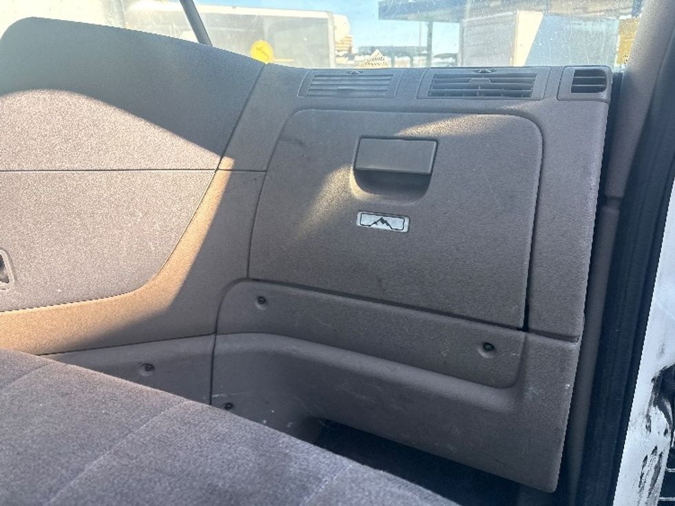 Day Cab Tractor-Heavy Duty Tractors-Freightliner-2019-Cascadia 12564ST-Baltimore-MD-267,114\n\t\tmiles-$ 42,000 - Image 13