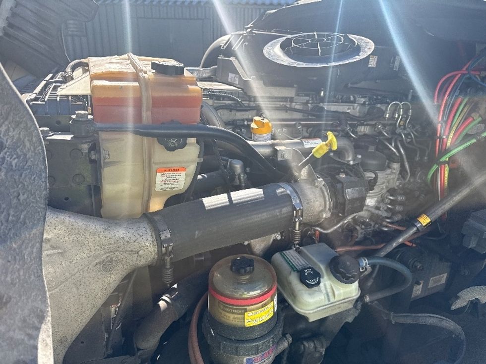 Day Cab Tractor-Heavy Duty Tractors-Freightliner-2019-Cascadia 12564ST-Baltimore-MD-267,114\n\t\tmiles-$ 42,000 - Image 16