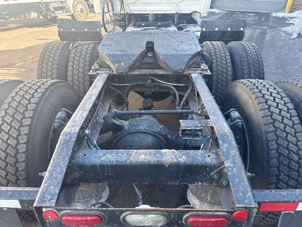 Day Cab Tractor-Heavy Duty Tractors-Freightliner-2019-Cascadia 12564ST-Baltimore-MD-267,114\n\t\tmiles-$ 42,000 - Image 6