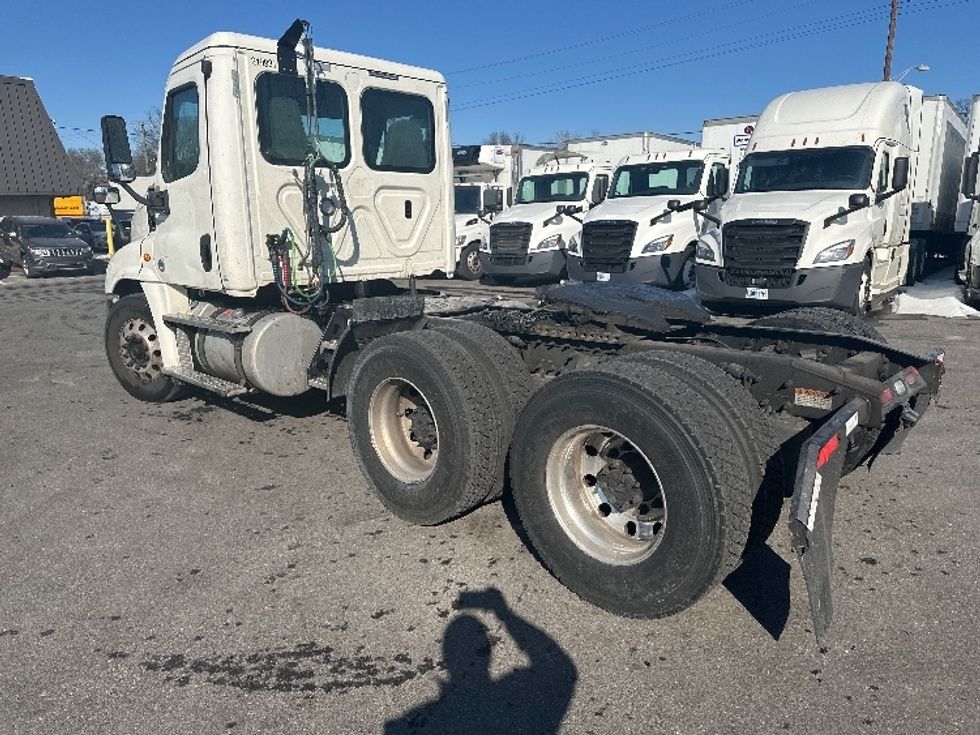 Day Cab Tractor-Heavy Duty Tractors-Freightliner-2019-Cascadia 12564ST-Baltimore-MD-269,996\n\t\tmiles-$ 42,000 - Image 5