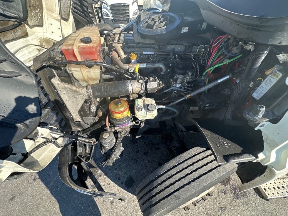 Day Cab Tractor-Heavy Duty Tractors-Freightliner-2019-Cascadia 12564ST-Baltimore-MD-270,259\n\t\tmiles-$ 42,000 - Image 15