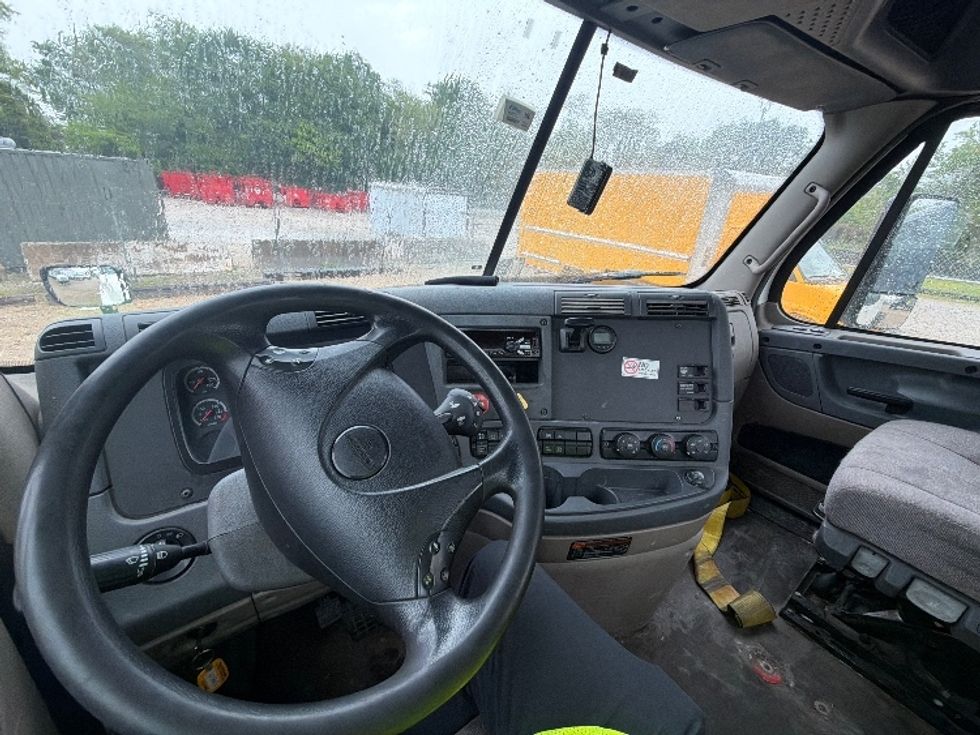 Day Cab Tractor-Heavy Duty Tractors-Freightliner-2019-Cascadia 12564ST-Baltimore-MD-272,742\n\t\tmiles-$ 45,250 - Image 10