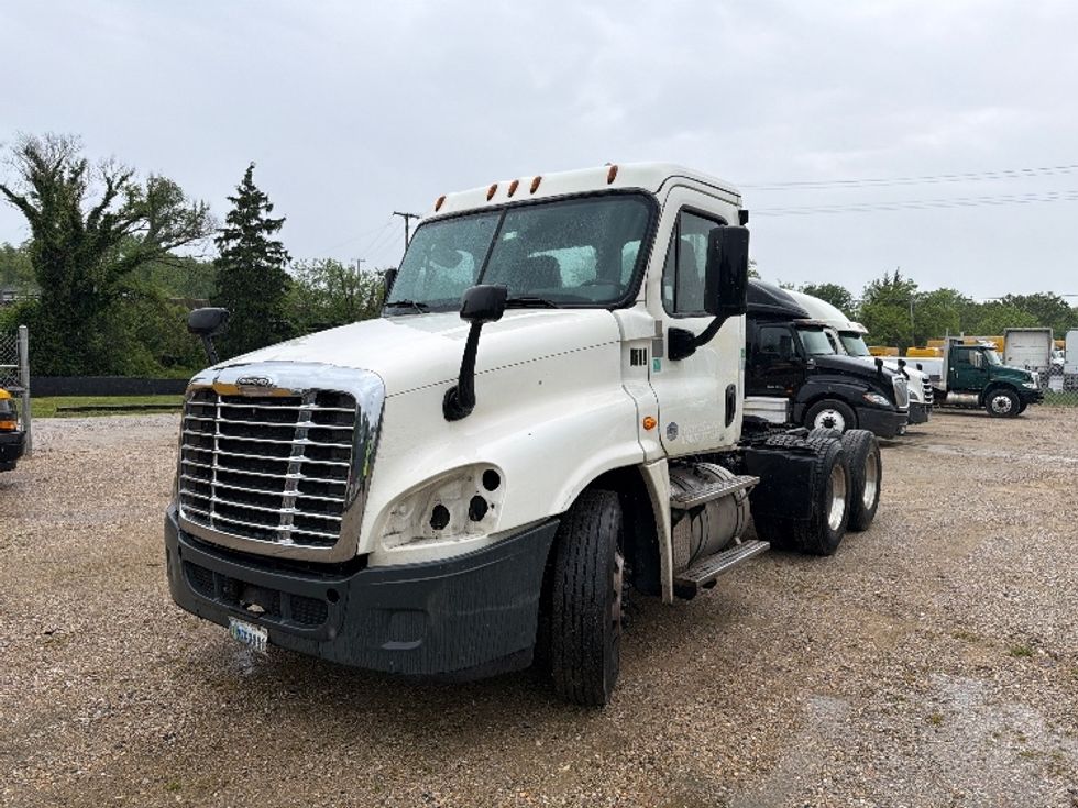 Day Cab Tractor-Heavy Duty Tractors-Freightliner-2019-Cascadia 12564ST-Baltimore-MD-272,742\n\t\tmiles-$ 45,250 - Image 3