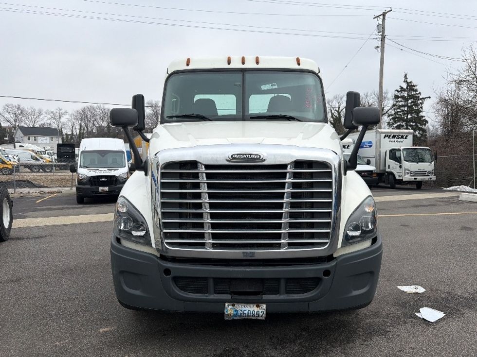Day Cab Tractor-Heavy Duty Tractors-Freightliner-2019-Cascadia 12564ST-Baltimore-MD-279,379\n\t\tmiles-$ 41,500 - Image 2