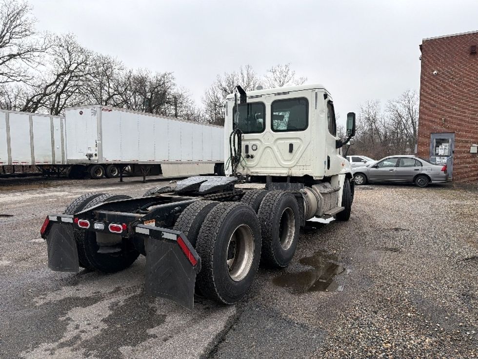 Day Cab Tractor-Heavy Duty Tractors-Freightliner-2019-Cascadia 12564ST-Baltimore-MD-280,013\n\t\tmiles-$ 41,500 - Image 7