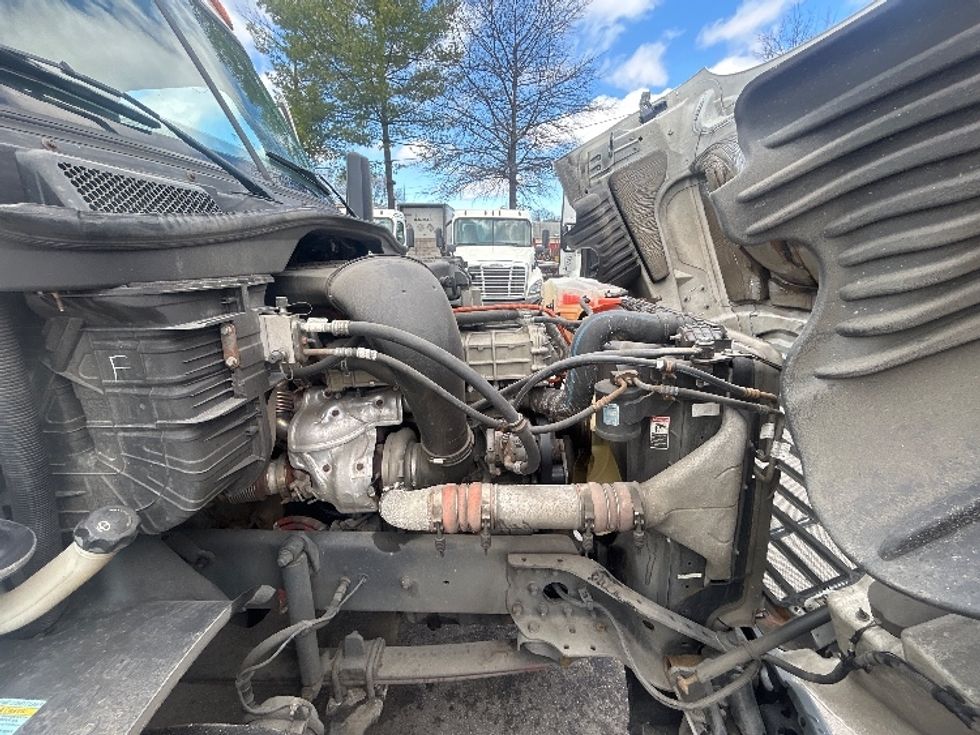 Day Cab Tractor-Heavy Duty Tractors-Freightliner-2019-Cascadia 12564ST-Baltimore-MD-285,643\n\t\tmiles-$ 41,250 - Image 15