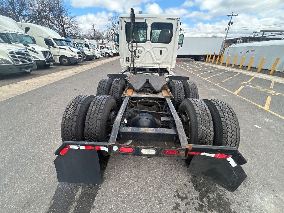 Day Cab Tractor-Heavy Duty Tractors-Freightliner-2019-Cascadia 12564ST-Baltimore-MD-285,643\n\t\tmiles-$ 41,250 - Image 6