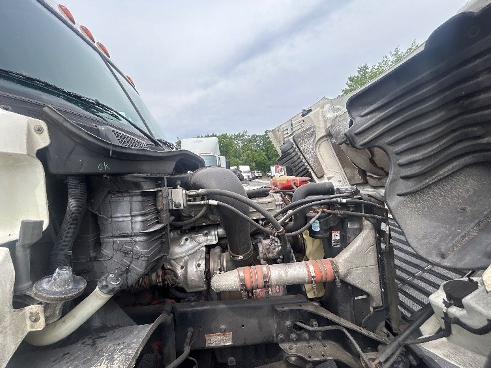 Day Cab Tractor-Heavy Duty Tractors-Freightliner-2019-Cascadia 12564ST-Baltimore-MD-296,137\n\t\tmiles-$ 42,750 - Image 15