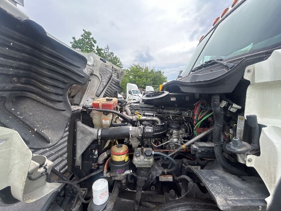 Day Cab Tractor-Heavy Duty Tractors-Freightliner-2019-Cascadia 12564ST-Baltimore-MD-296,137\n\t\tmiles-$ 42,750 - Image 16