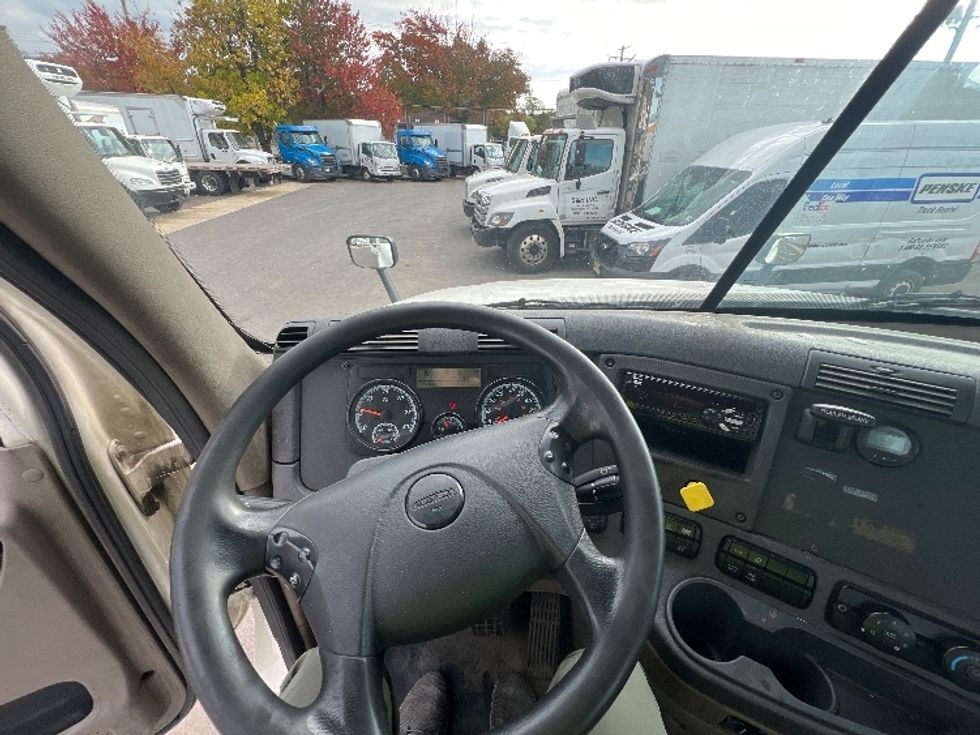 Day Cab Tractor-Heavy Duty Tractors-Freightliner-2019-Cascadia 12564ST-Baltimore-MD-473,344\n\t\tmiles-$ 34,000 - Image 11