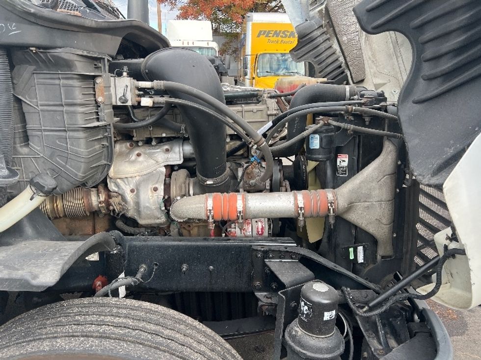 Day Cab Tractor-Heavy Duty Tractors-Freightliner-2019-Cascadia 12564ST-Baltimore-MD-473,521\n\t\tmiles-$ 31,000 - Image 15