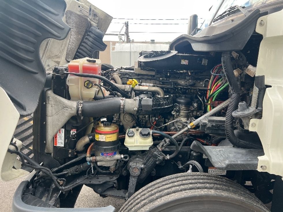 Day Cab Tractor-Heavy Duty Tractors-Freightliner-2019-Cascadia 12564ST-Baltimore-MD-473,521\n\t\tmiles-$ 31,000 - Image 16