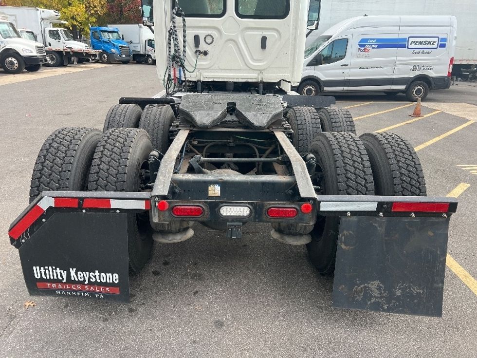 Day Cab Tractor-Heavy Duty Tractors-Freightliner-2019-Cascadia 12564ST-Baltimore-MD-473,521\n\t\tmiles-$ 31,000 - Image 6