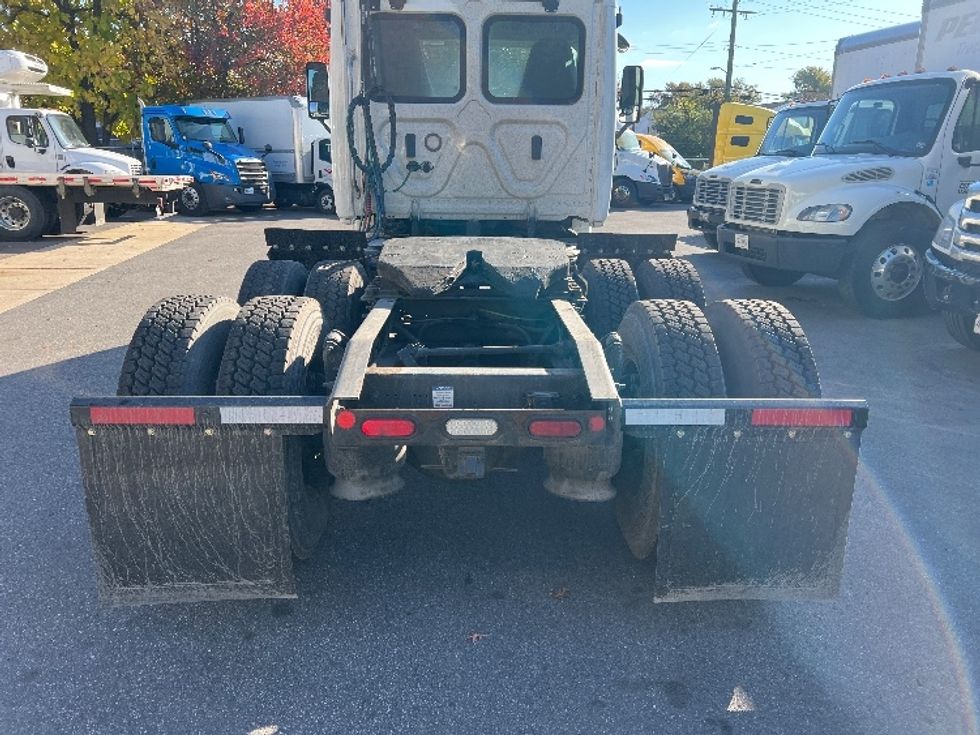 Day Cab Tractor-Heavy Duty Tractors-Freightliner-2019-Cascadia 12564ST-Baltimore-MD-585,915\n\t\tmiles-$ 25,250 - Image 6