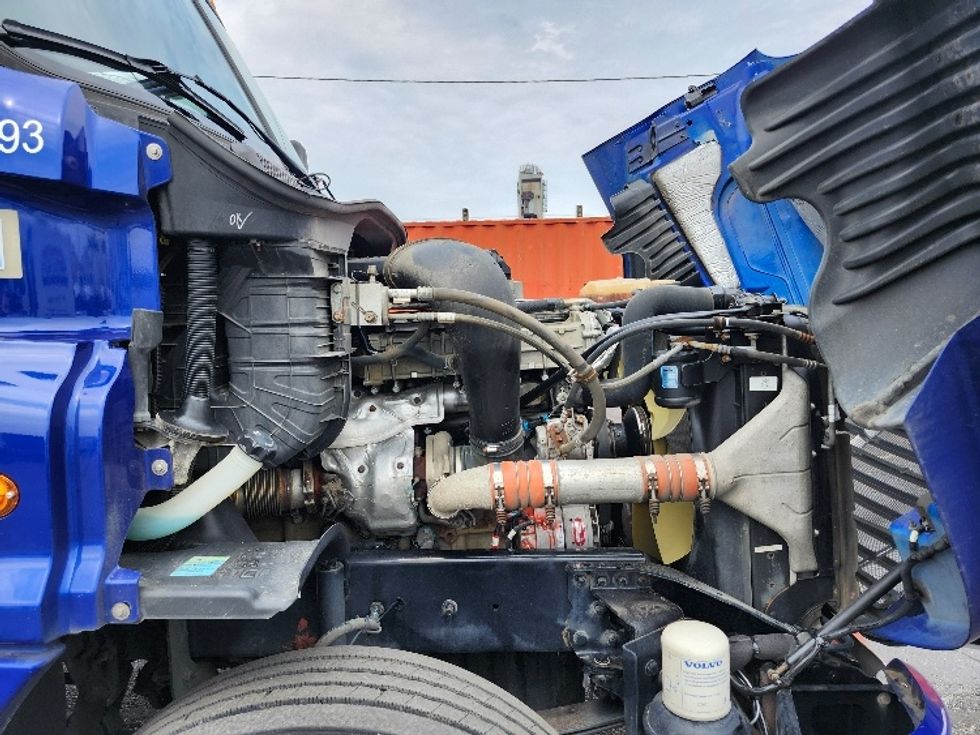 Day Cab Tractor-Heavy Duty Tractors-Freightliner-2019-Cascadia 12564ST-Belcamp-MD-138,191\n\t\tmiles-$ 53,250 - Image 15