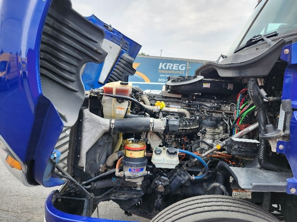 Day Cab Tractor-Heavy Duty Tractors-Freightliner-2019-Cascadia 12564ST-Belcamp-MD-138,191\n\t\tmiles-$ 53,250 - Image 16