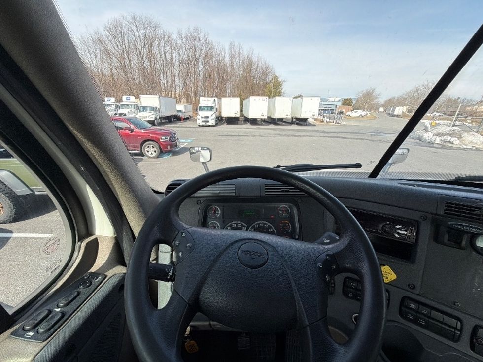 Day Cab Tractor-Heavy Duty Tractors-Freightliner-2019-Cascadia 12564ST-Belcamp-MD-223,786\n\t\tmiles-$ 44,250 - Image 11