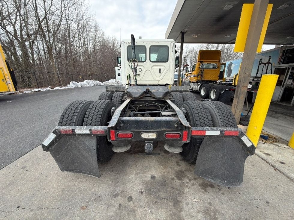 Day Cab Tractor-Heavy Duty Tractors-Freightliner-2019-Cascadia 12564ST-Belcamp-MD-223,786\n\t\tmiles-$ 44,250 - Image 6