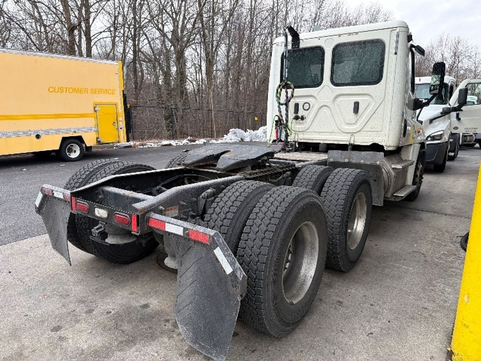 Day Cab Tractor-Heavy Duty Tractors-Freightliner-2019-Cascadia 12564ST-Belcamp-MD-223,786\n\t\tmiles-$ 44,250 - Image 7