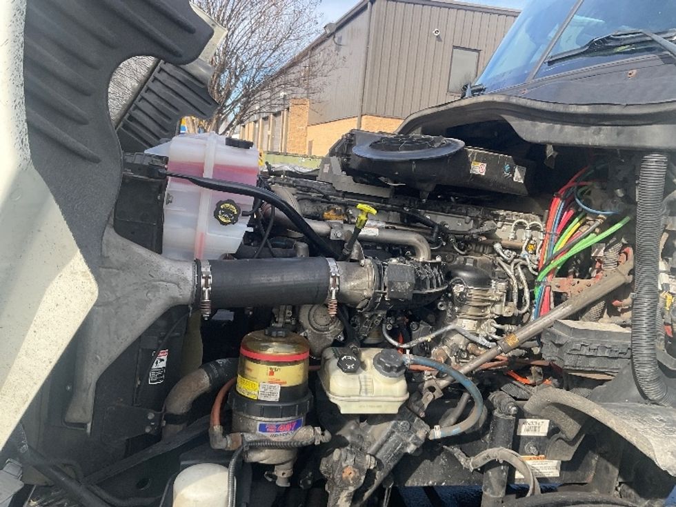 Day Cab Tractor-Heavy Duty Tractors-Freightliner-2019-Cascadia 12564ST-Belcamp-MD-240,786\n\t\tmiles-$ 43,250 - Image 16