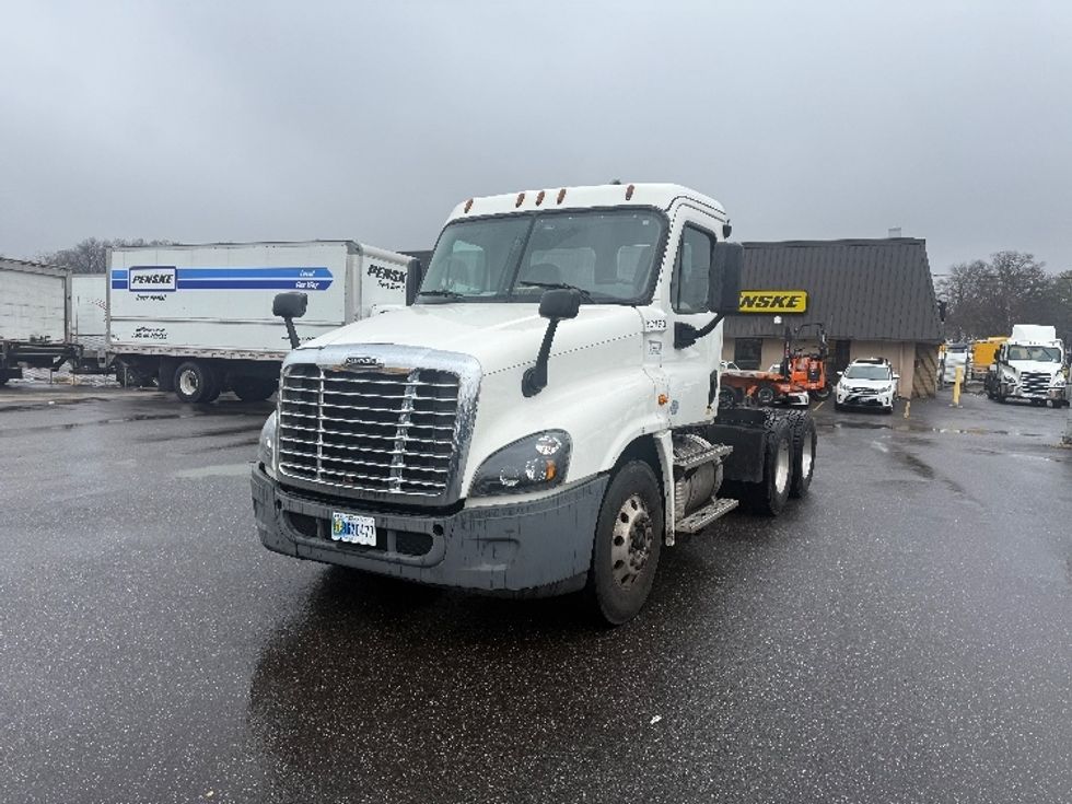 Day Cab Tractor-Heavy Duty Tractors-Freightliner-2019-Cascadia 12564ST-Belcamp-MD-246,343\n\t\tmiles-$ 43,000 - Image 3