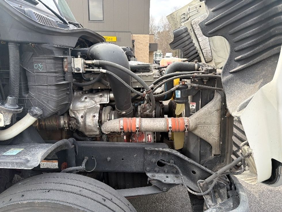 Day Cab Tractor-Heavy Duty Tractors-Freightliner-2019-Cascadia 12564ST-Belcamp-MD-294,208\n\t\tmiles-$ 40,750 - Image 14