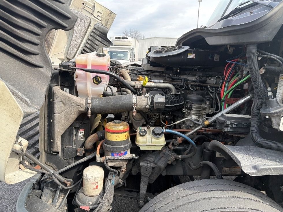 Day Cab Tractor-Heavy Duty Tractors-Freightliner-2019-Cascadia 12564ST-Belcamp-MD-294,208\n\t\tmiles-$ 40,750 - Image 15