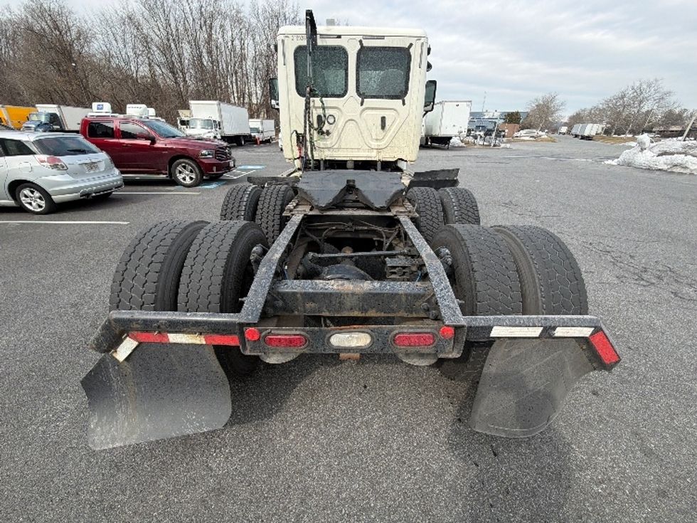 Day Cab Tractor-Heavy Duty Tractors-Freightliner-2019-Cascadia 12564ST-Belcamp-MD-294,208\n\t\tmiles-$ 40,750 - Image 6
