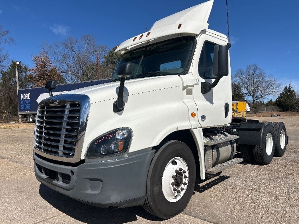 Day Cab Tractor-Heavy Duty Tractors-Freightliner-2019-Cascadia 12564ST-Belden-MS-275,898\n\t\tmiles-$ 54,250 - Image 3