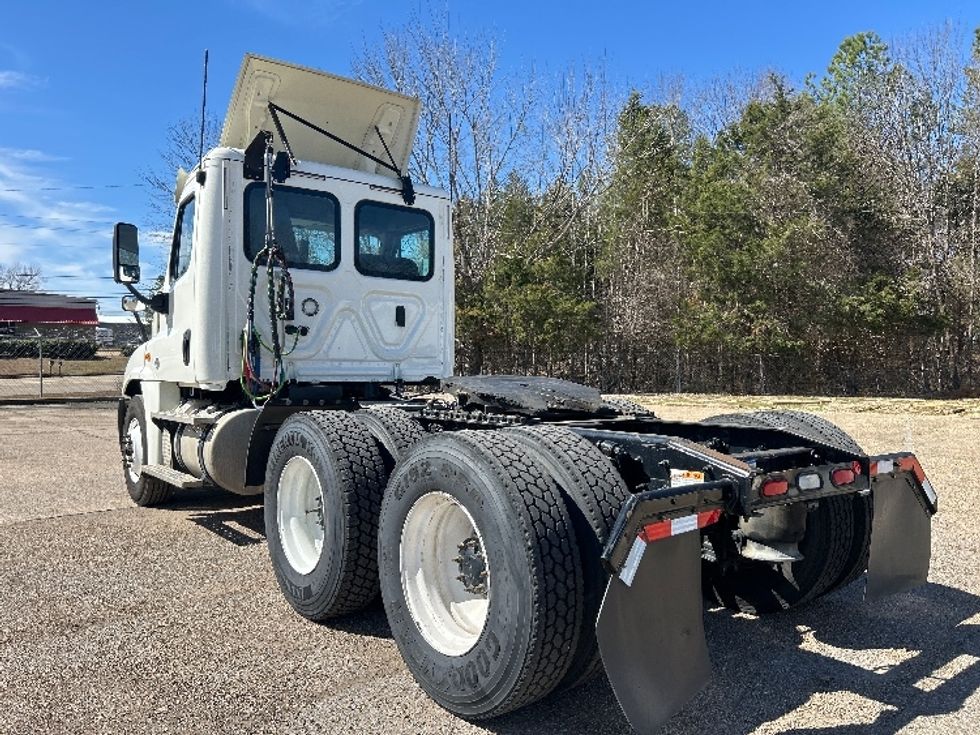 Day Cab Tractor-Heavy Duty Tractors-Freightliner-2019-Cascadia 12564ST-Belden-MS-275,898\n\t\tmiles-$ 54,250 - Image 5