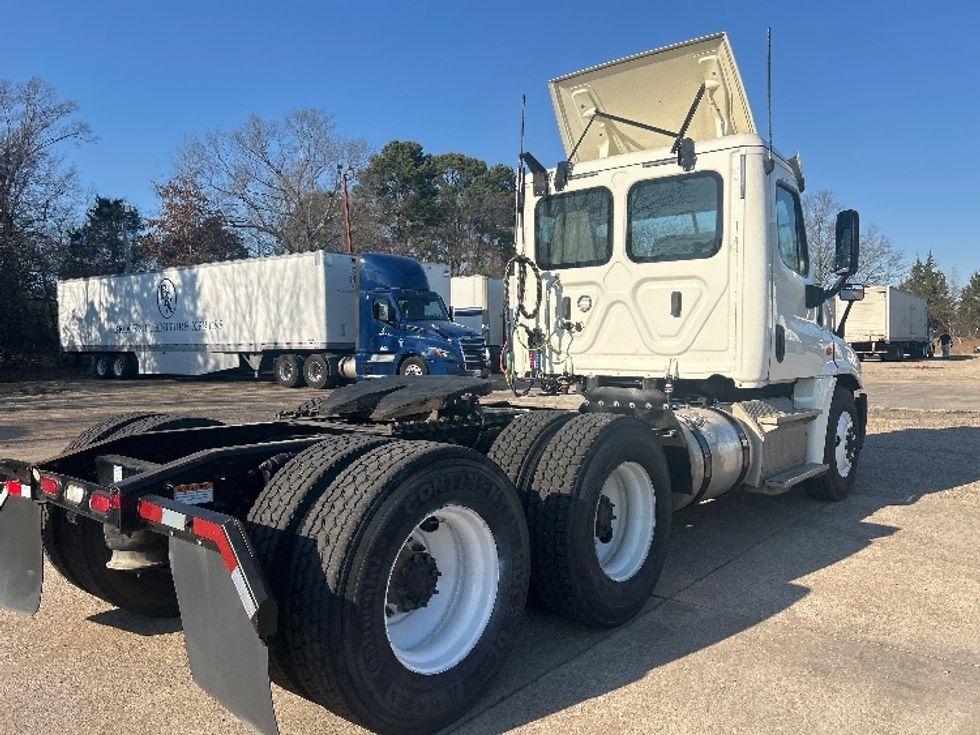 Day Cab Tractor-Heavy Duty Tractors-Freightliner-2019-Cascadia 12564ST-Belden-MS-275,898\n\t\tmiles-$ 54,250 - Image 7