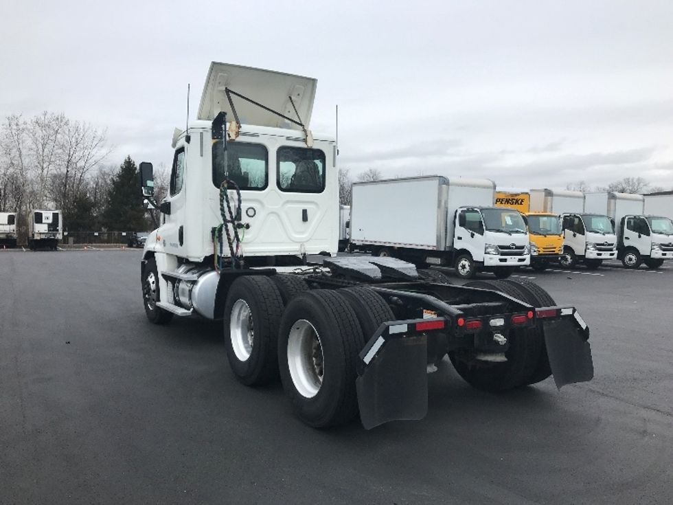Day Cab Tractor-Heavy Duty Tractors-Freightliner-2019-Cascadia 12564ST-Bensalem-PA-393,825\n\t\tmiles-$ 34,750 - Image 5
