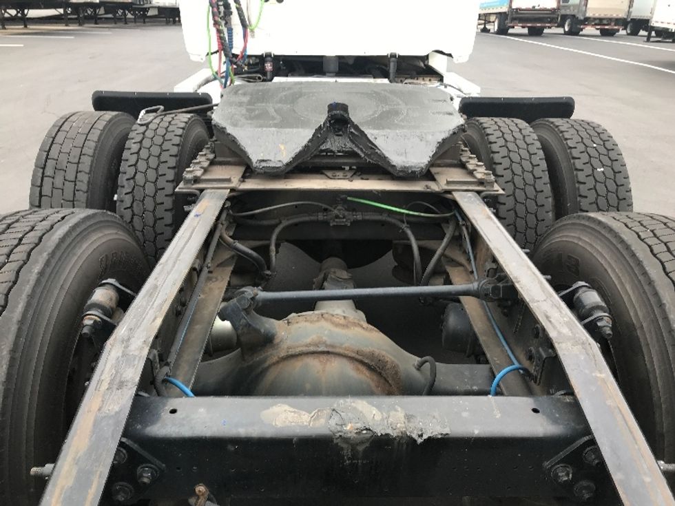 Day Cab Tractor-Heavy Duty Tractors-Freightliner-2019-Cascadia 12564ST-Bensalem-PA-393,825\n\t\tmiles-$ 34,750 - Image 6