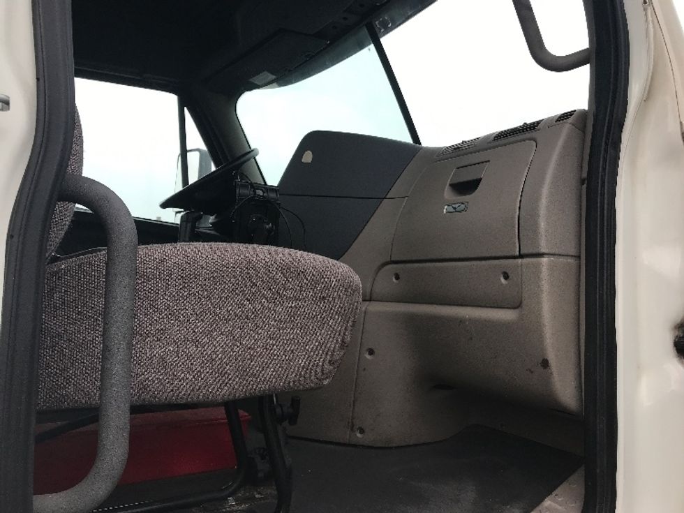 Day Cab Tractor-Heavy Duty Tractors-Freightliner-2019-Cascadia 12564ST-Bensalem-PA-504,244\n\t\tmiles-$ 28,750 - Image 12