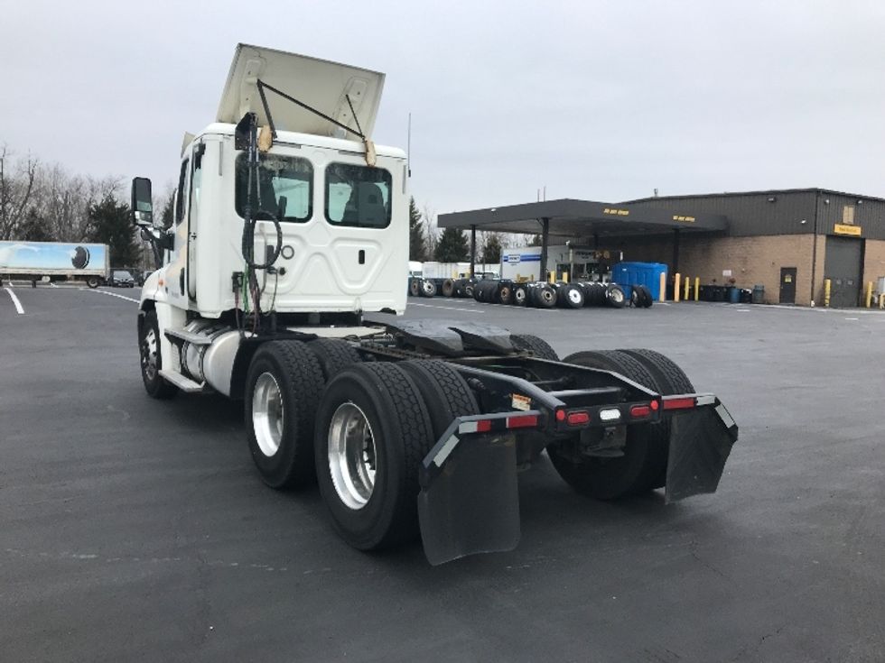 Day Cab Tractor-Heavy Duty Tractors-Freightliner-2019-Cascadia 12564ST-Bensalem-PA-504,244\n\t\tmiles-$ 28,750 - Image 5