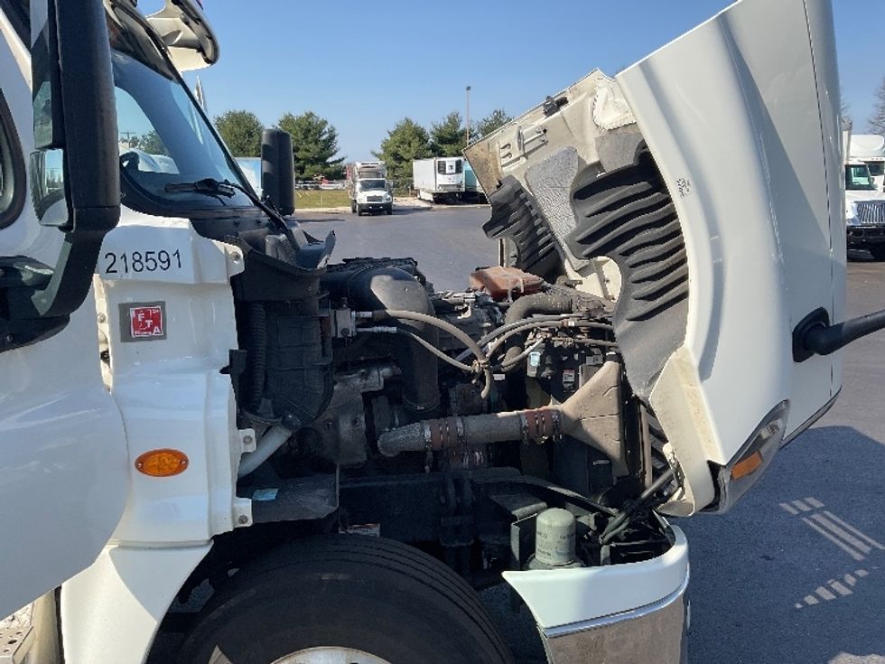 Day Cab Tractor-Heavy Duty Tractors-Freightliner-2019-Cascadia 12564ST-Bethlehem-PA-410,276\n\t\tmiles-$ 45,000 - Image 15
