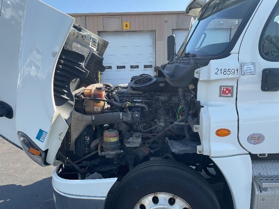 Day Cab Tractor-Heavy Duty Tractors-Freightliner-2019-Cascadia 12564ST-Bethlehem-PA-410,276\n\t\tmiles-$ 45,000 - Image 16