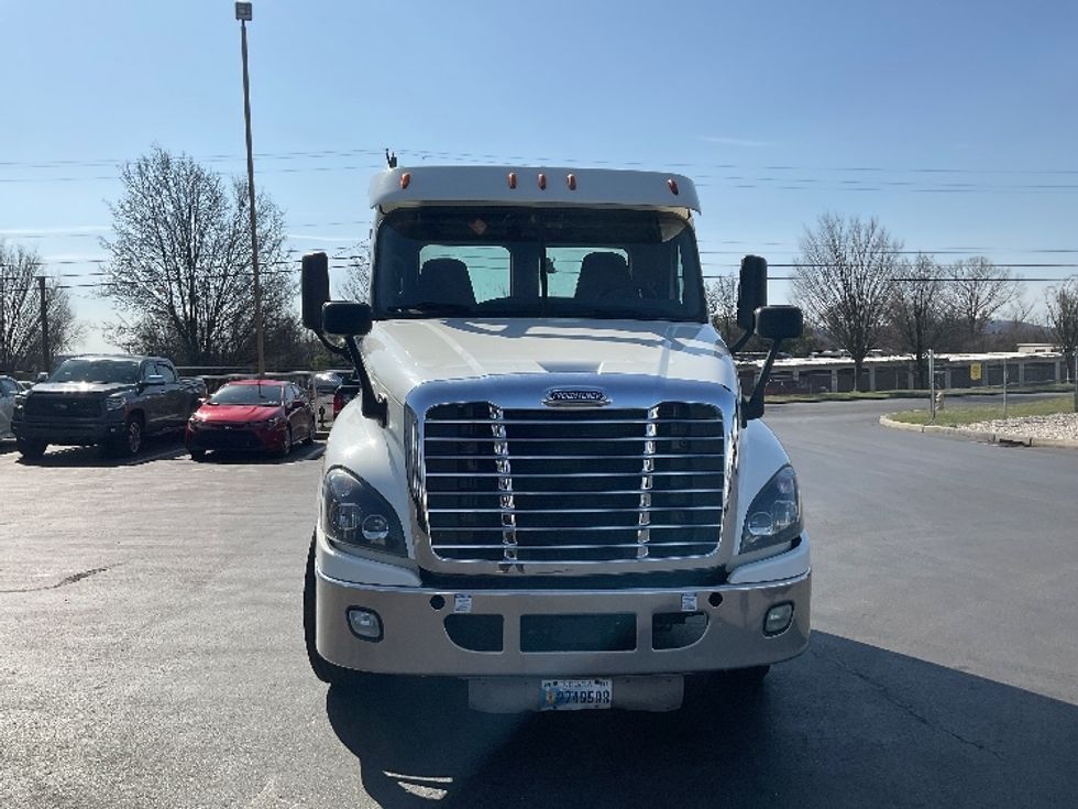 Day Cab Tractor-Heavy Duty Tractors-Freightliner-2019-Cascadia 12564ST-Bethlehem-PA-410,276\n\t\tmiles-$ 45,000 - Image 2