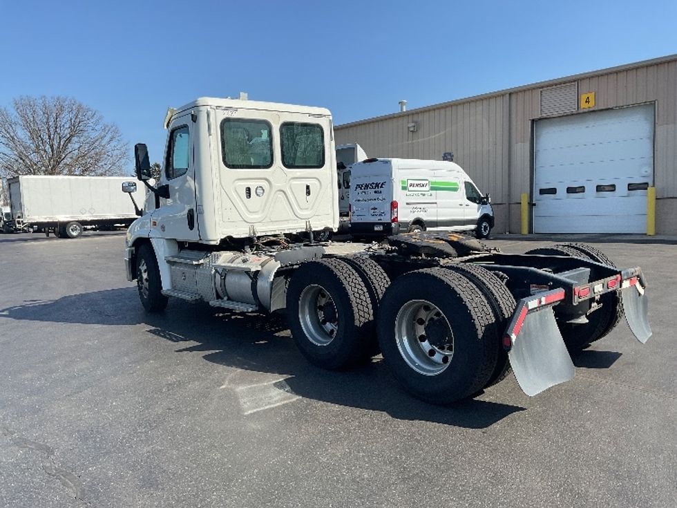 Day Cab Tractor-Heavy Duty Tractors-Freightliner-2019-Cascadia 12564ST-Bethlehem-PA-410,276\n\t\tmiles-$ 45,000 - Image 5